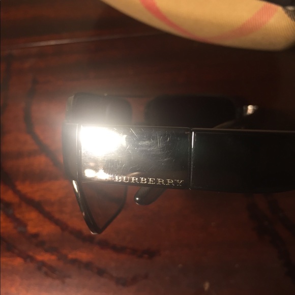 Authentic Burberry Unisex Aviator Sunglasses - Picture 6 of 6